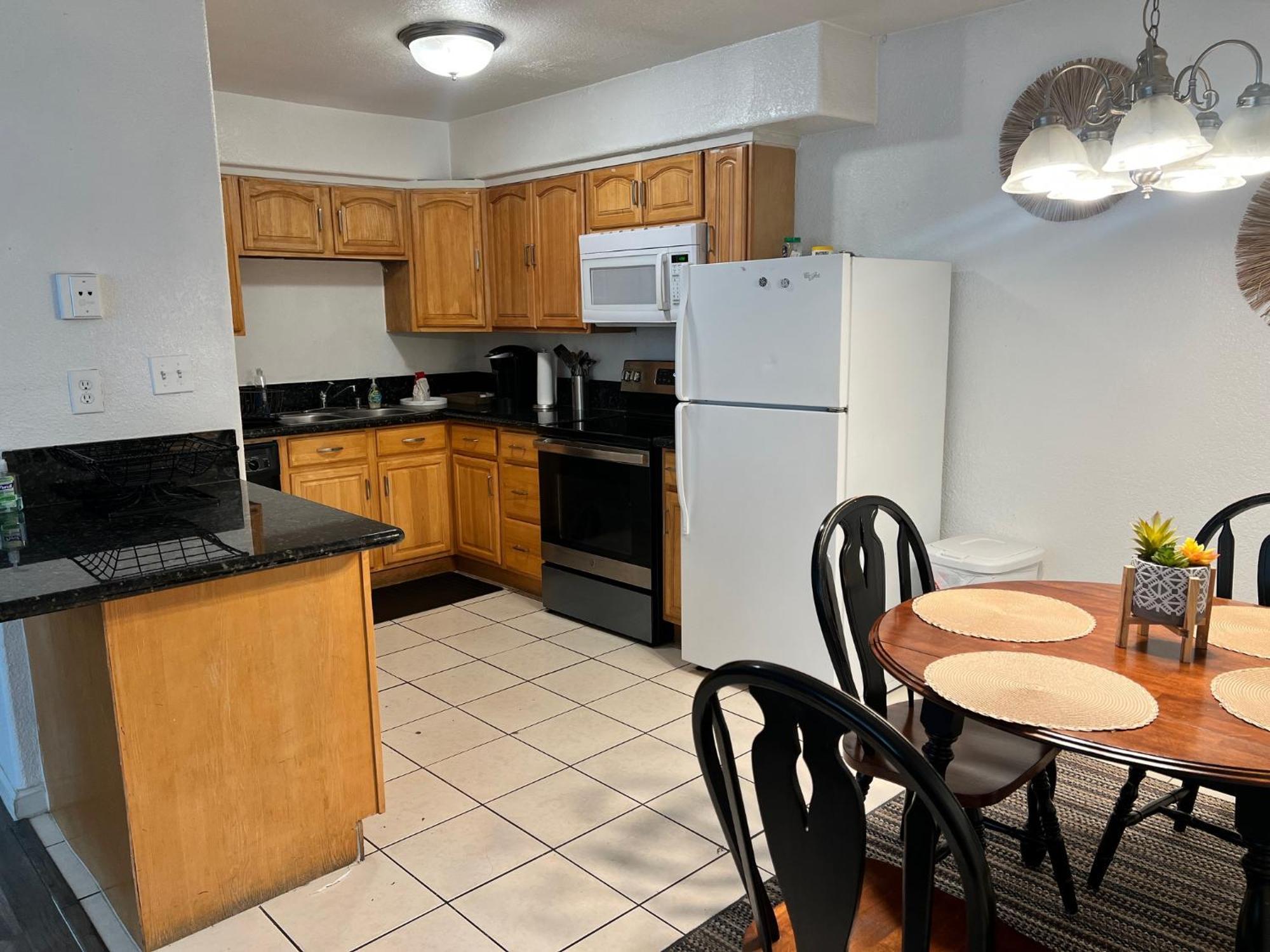 Lovely 1Bed,1Bath Condo With Free Parking Fresno Exteriör bild